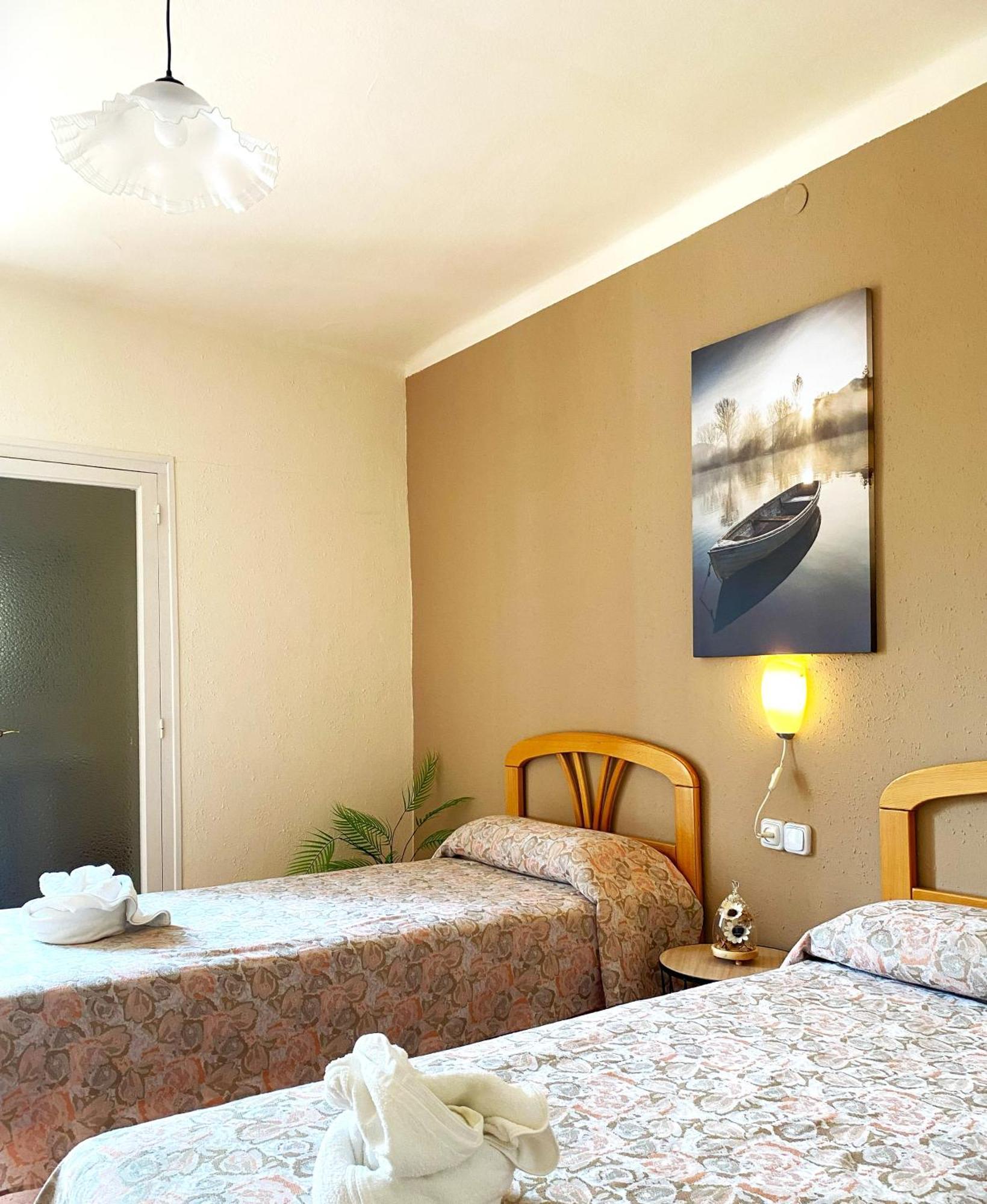 Hostal Lleida Сегур-де-Калафель Экстерьер фото
